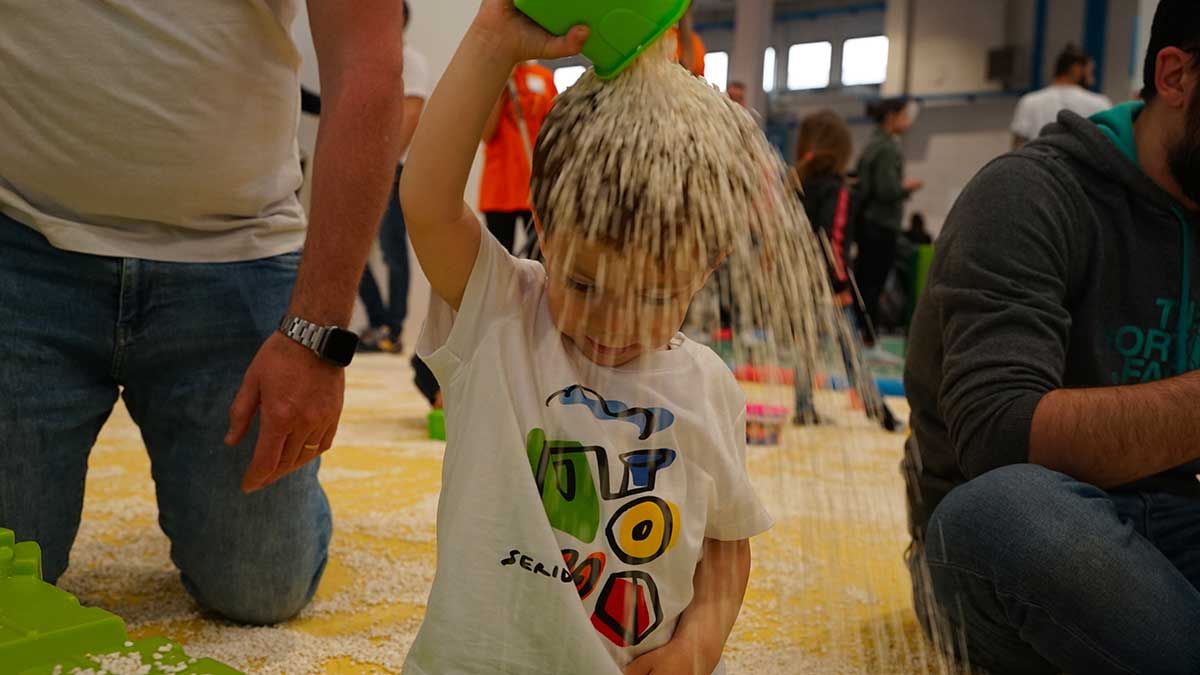 piscina di mais per bambini a Seridò